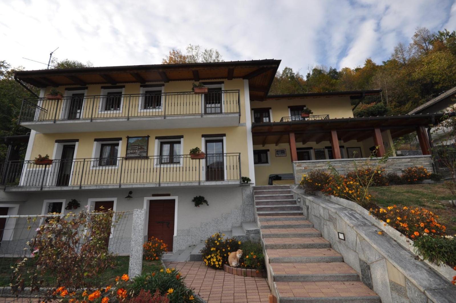 Cat Marvei Apartment Villadossola Exterior photo