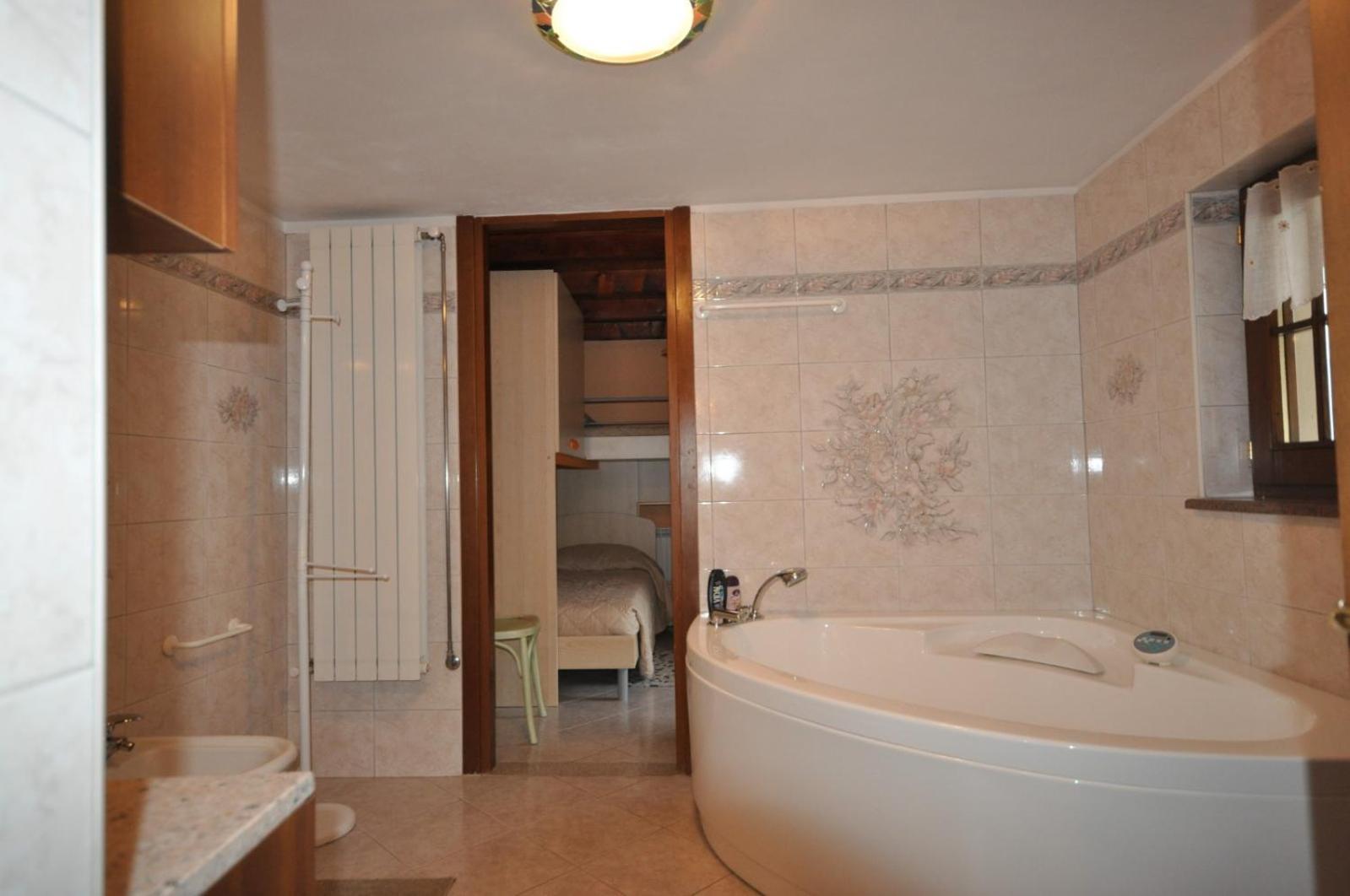 Cat Marvei Apartment Villadossola Exterior photo